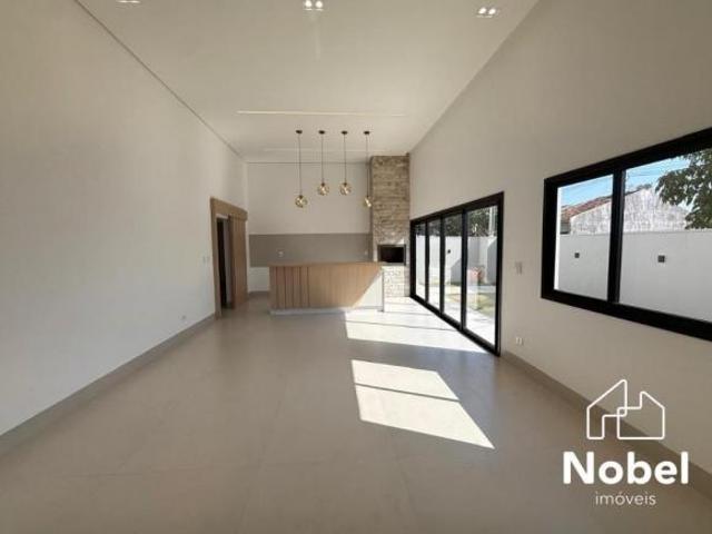 Casa à venda em Cianorte PR, Residencial Nova Itália: 3 quartos, 1 suíte, 2 salas, 2 banheiros, 4 va