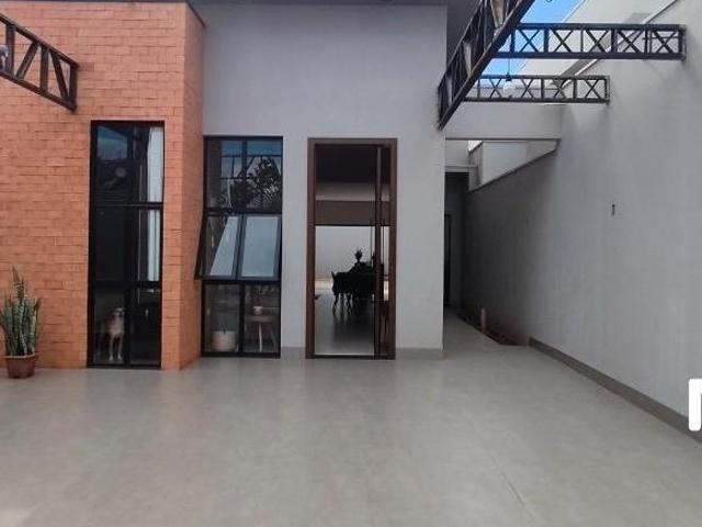 Casa à venda em Cianorte/PR Resid Parque do Bosque 2 quartos, 1 suíte, 2 salas, 1 banheiro, 2 vag