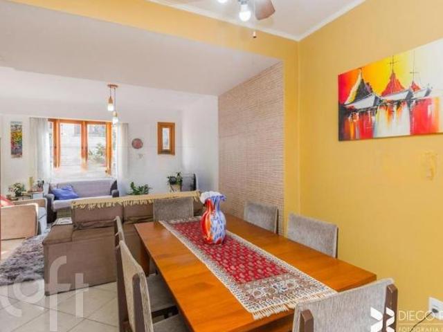 Casa à venda em Cristal com 204 m², 4 quartos, 1 suíte, 2 vagas