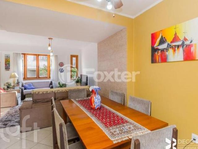 Casa à venda em Cristal com 204 m², 4 quartos, 1 suíte, 2 vagas