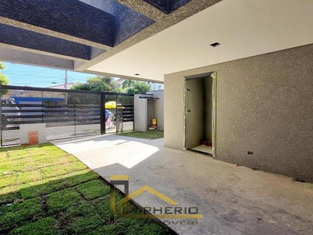 Casa à venda em Curitiba PR, Capão Raso: 3 quartos, 2 suítes, 1 sala, 4 banheiros, 2 vagas de garage
