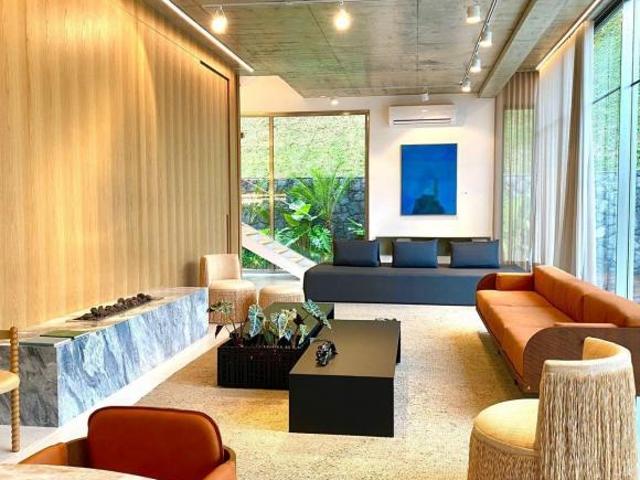 CASA A VENDA EM ALPHAVILLE