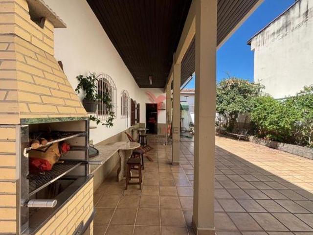 Excelente casa no jardim Paraíba em Aparecida/SP