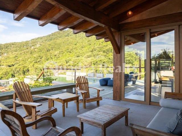 Casa à venda em Armação