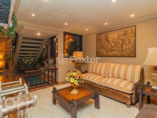 Casa à venda em Boa Vista com 550 m², 4 quartos, 4 suítes, 3 vagas