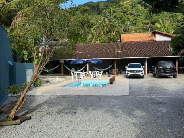 Casa a Venda em Boiçucanga com piscina