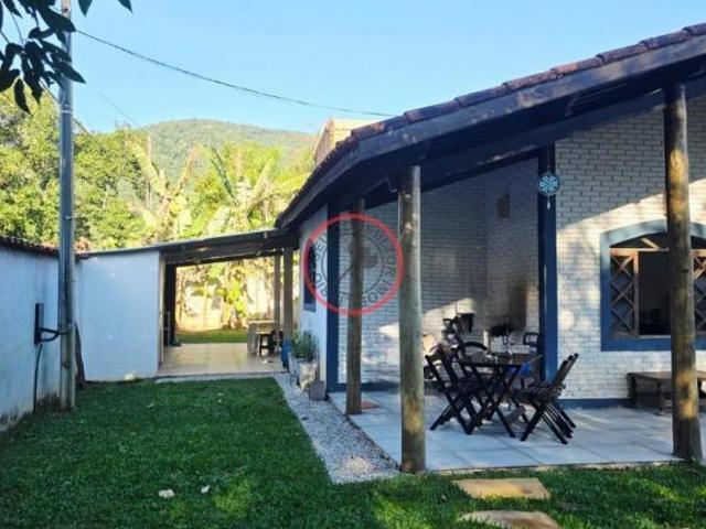 CASA A VENDA EM BOISSUCANGA, COM 3 DORMITÓRIOS, SENDO 1 SUÍTE, EM TERRENO DE 823 MT, 300 MT DE ÀREA