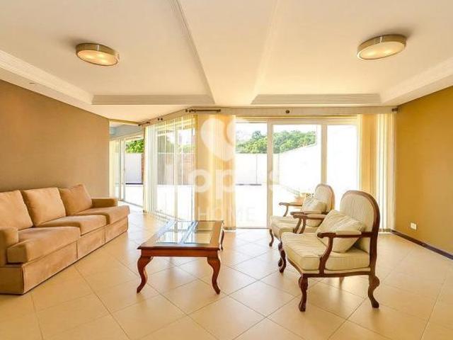 Casa à venda em Bacacheri, Curitiba