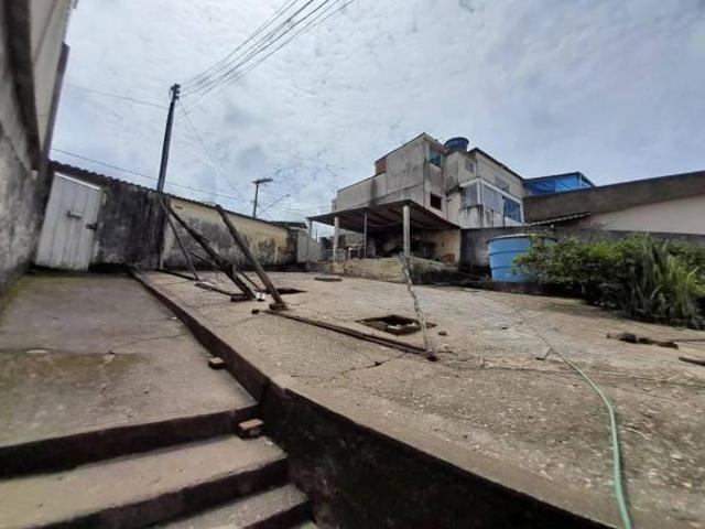Casa à venda em Barbacena, São José, com 5 quartos, 102m²