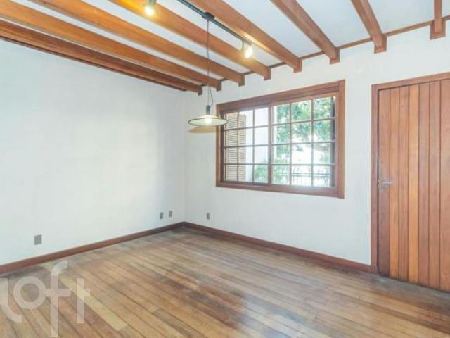 Casa à venda em Bela Vista com 304 m², 3 quartos, 1 suíte, 3 vagas