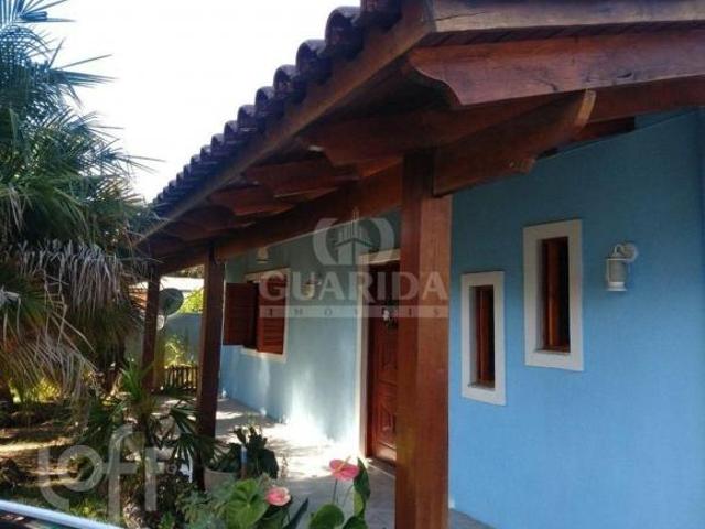 Casa à venda em Belém Novo com 100 m², 3 quartos, 6 vagas
