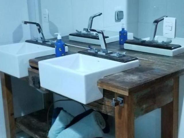 Casa à Venda em Brumadinho MG: 1 Quarto, 1 Suíte, 2 Salas, 2 Banheiros, 4 Vagas de Garagem, 150m² na