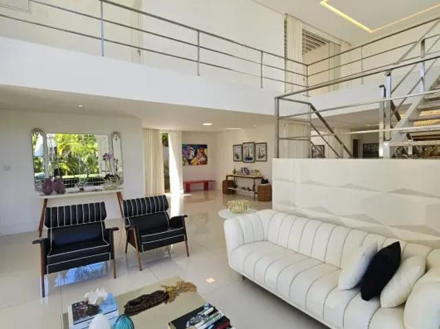 Casa a venda em Busca Vida com 4 suites e piscina em Busca Ville