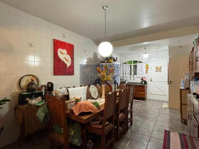 Casa à venda em Garça SP, bairro Cibratel II: 3 quartos, 1 suíte, 4 vagas de garagem, 141 m² de área