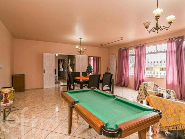 Casa à venda em Glória com 423 m², 4 quartos, 1 suíte, 7 vagas