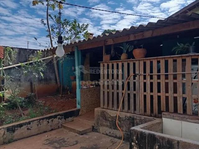 CASA A VENDA EM GUARACI SP
