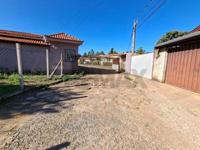 casa a venda em dois pisos com 180m2, terreno 450m2, 4 quartos e 4 vagas na garagem