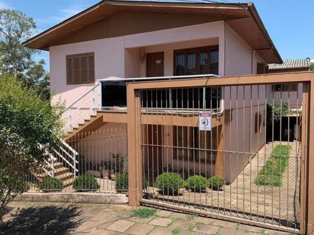 Casa à venda em Fenavinho