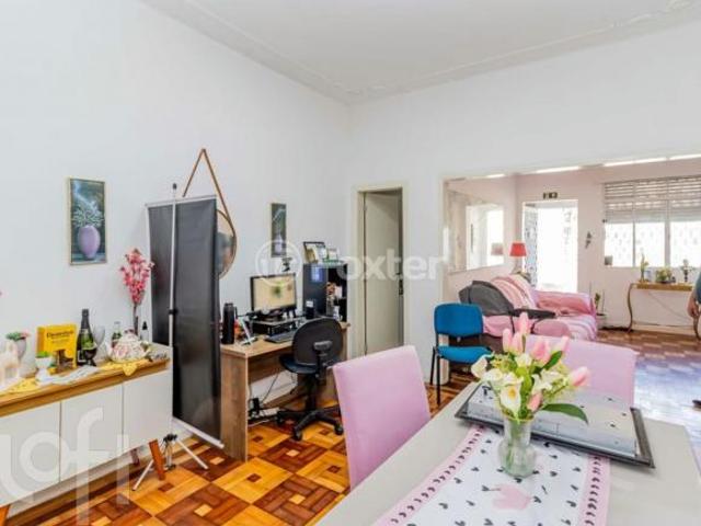 Casa à venda em Floresta com 185 m², 4 quartos, 5 vagas
