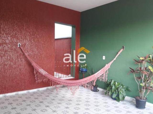 Casa à venda em Hortolândia SP com 2 quartos, 1 sala, 1 banheiro, 3 vagas de garagem e 141m²!