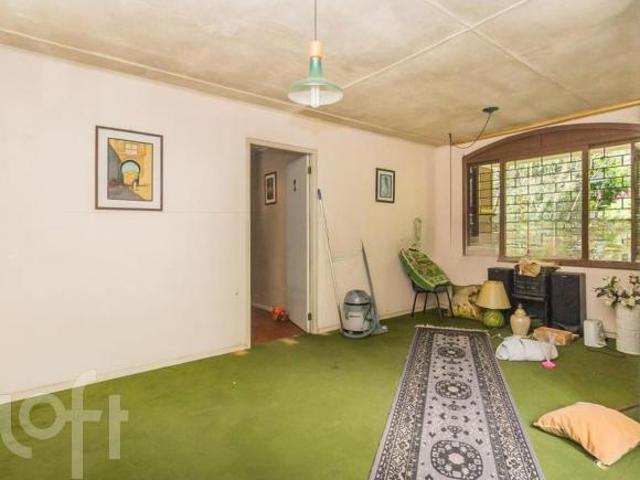 Casa à venda em Higienópolis com 203 m², 5 quartos, 4 vagas