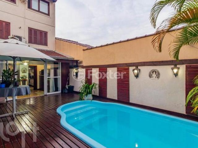 Casa à venda em Hipica com 144 m², 4 quartos, 2 suítes, 3 vagas