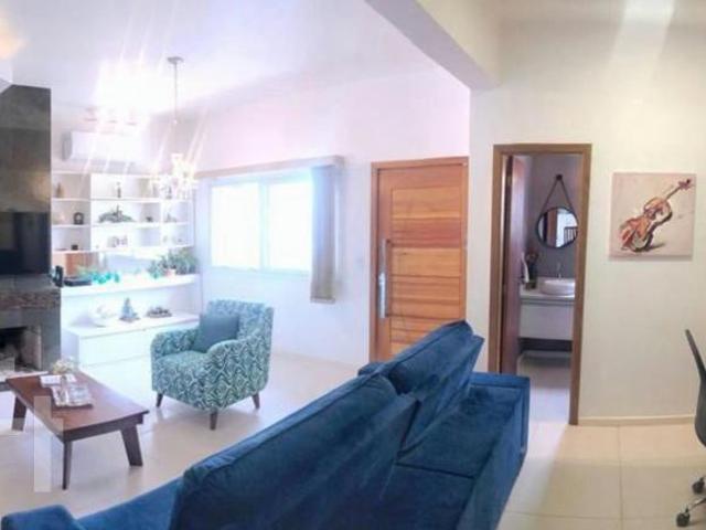 Casa à venda em Hipica com 174 m², 3 quartos, 1 suíte, 3 vagas