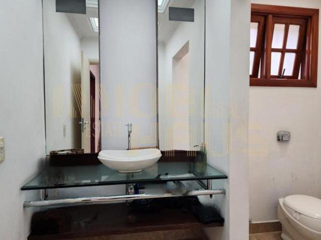 Casa à venda em Interlagos | 4 quartos/ 4 suítes