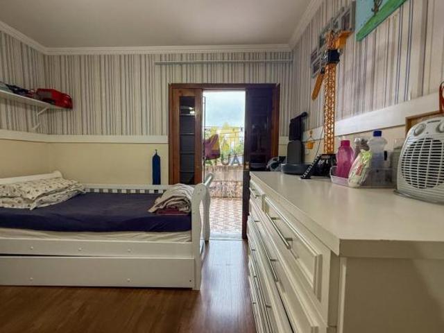 Casa à venda em Interlagos com 2 Dormitórios, varanda e 1 vaga