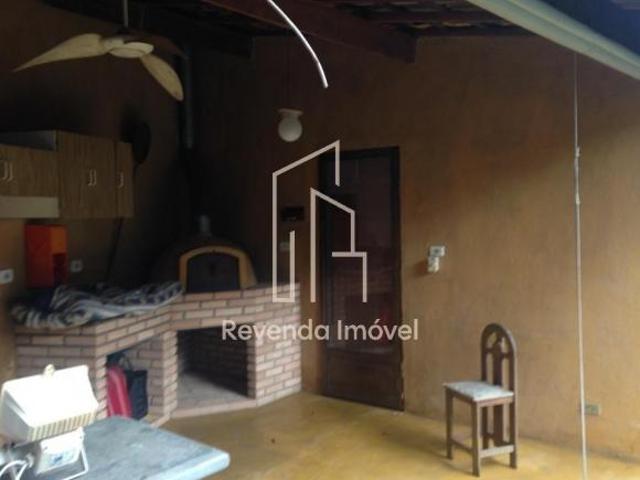 Casa à venda em Interlagos com 740 m² de terreno e 230 m² de área construída, 2