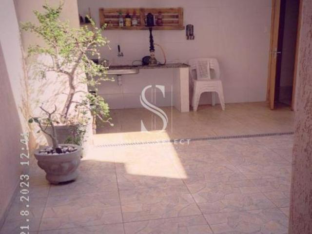 Casa à venda em Interlagos, SP: 3 quartos, 3 suítes, 5 banheiros, 2 vagas 160m