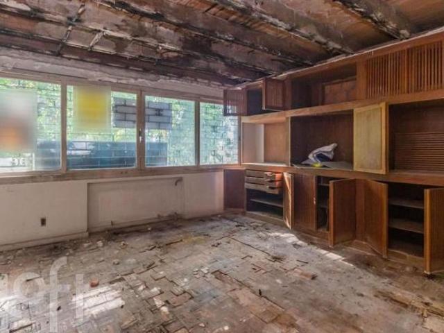 Casa à venda em Independência com 280 m², 5 quartos, 2 vagas