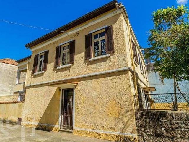 Casa à venda em Independência com 305 m², 8 quartos, 6 vagas