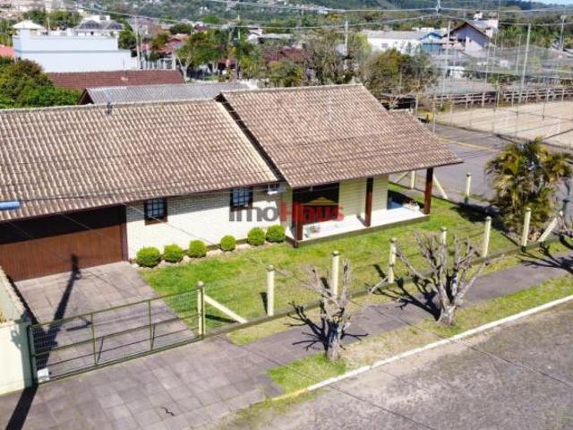 Casa à venda em Igrejinha, localização privilegiada no Bairro Bom P