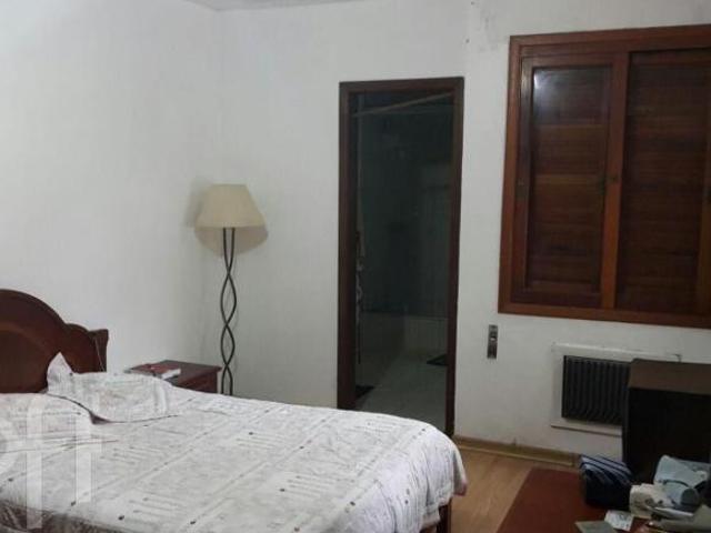 Casa à venda em Ipanema com 172 m², 3 quartos, 1 suíte, 4 vagas