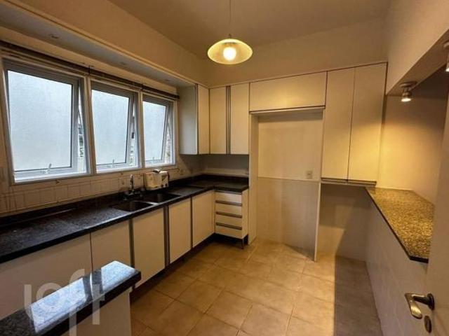 Casa à venda em Ipanema com 245 m², 3 quartos, 1 suíte, 2 vagas