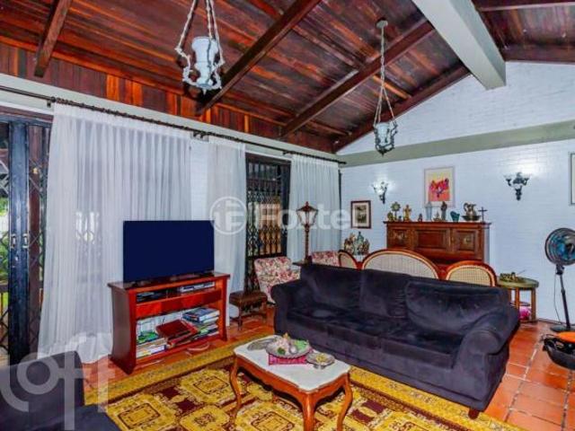 Casa à venda em Ipanema com 365 m², 5 quartos, 5 vagas