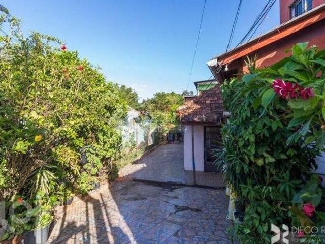 Casa à venda em Ipanema com 400 m², 6 quartos, 2 suítes, 3 vagas