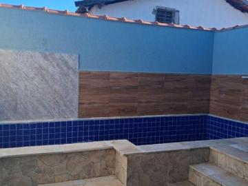 Casa à venda em Itanhaém 59 m² com 1 suíte piscina e churrasqueira