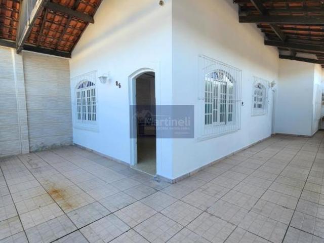 Casa à venda em Itanhaém SP, bairro Anchieta: 2 quartos, 2 suites, 1 sala, 2 vagas e 84m² de área!