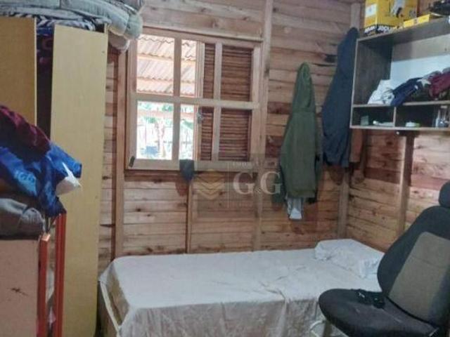Casa à venda em Itapuã 2 quartos