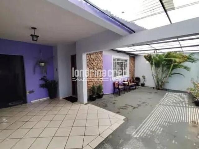 Casa à venda em Jacarezinho com 3 quartos, 1 suíte, banheiro social, churrasqueira, armário no banhe