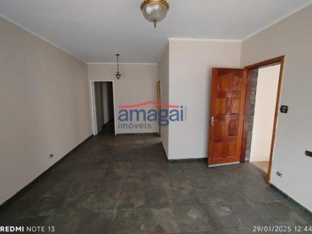 Casa a venda em Jardim Santa Maria