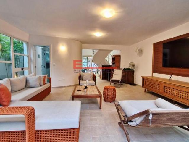 CASA A VENDA EM JUQUEHY