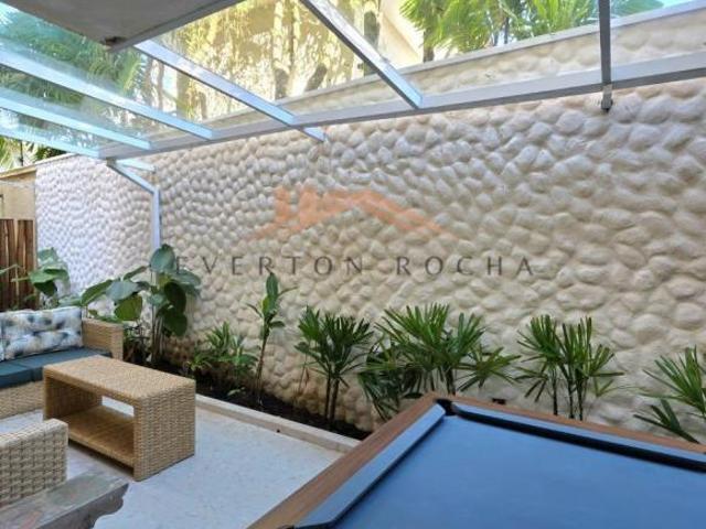 Casa à venda em Juquehy com 285m², 4 suítes a poucos passos do mar