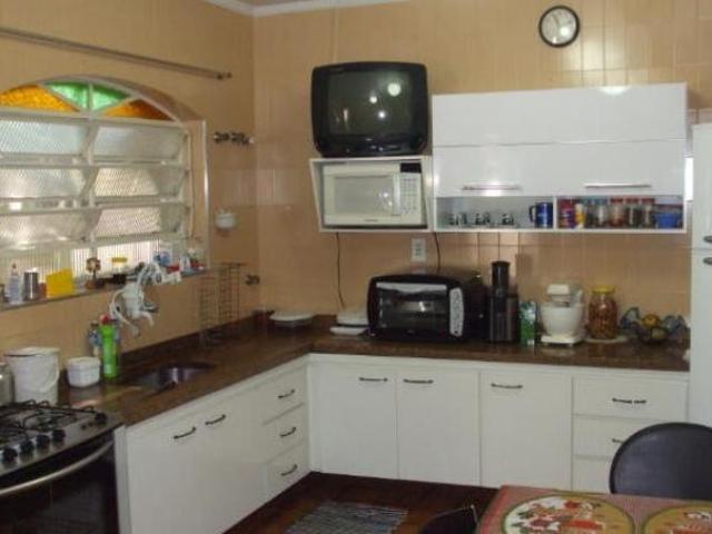 Casa à venda em Osasco no Bairro do Três Montanhas na Rua Serra dos Itatins