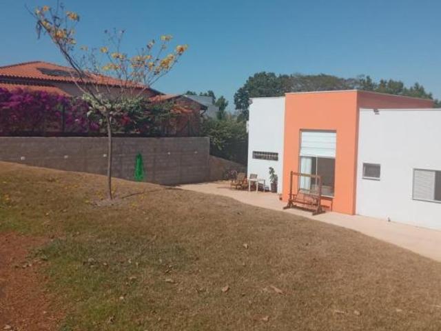 CASA A VENDA EM LOTEAMENTO FECHADO
