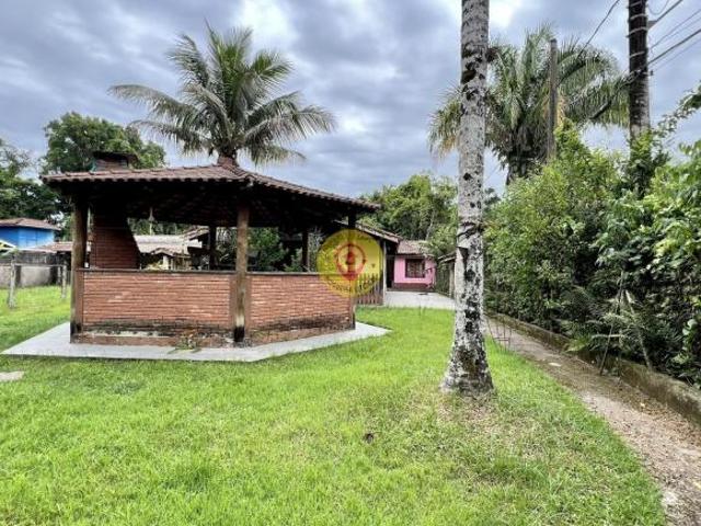 Casa à Venda em Localização Privilegiada – A Apenas 350 Metros da Praia