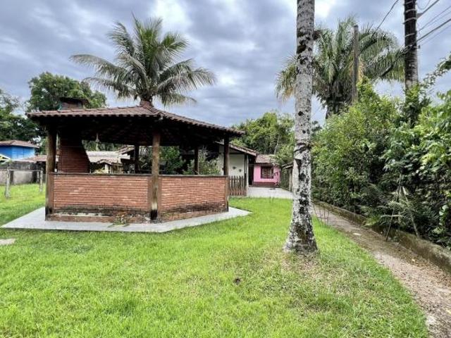 Casa à Venda em Localização Privilegiada – A Apenas 350 Metros da Praia