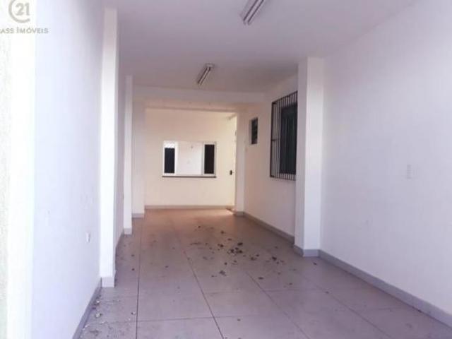 Casa à venda em Londrina, Leonor, com 5 quartos, com 270 m²